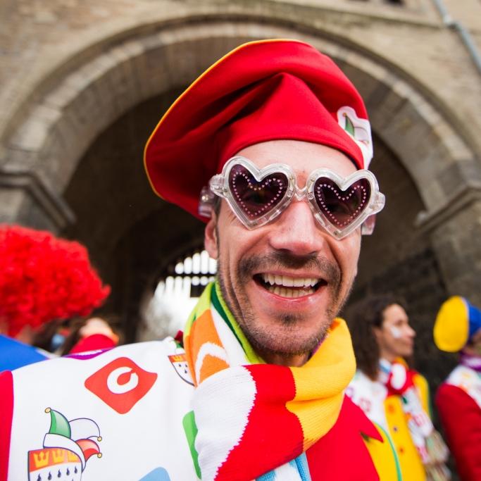 Sexy oder durchgeknallt? SO wild feiern die Promis Karneval