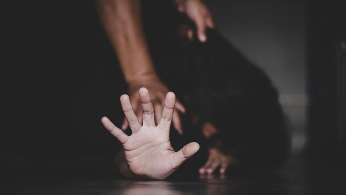 In S&uuml;dafrika ist eine 72 Jahre alte Frau gestorben, nachdem sie die Vergewaltigung ihrer drei Enkelinnen mitansehen musste (Symbolbild). (Foto)