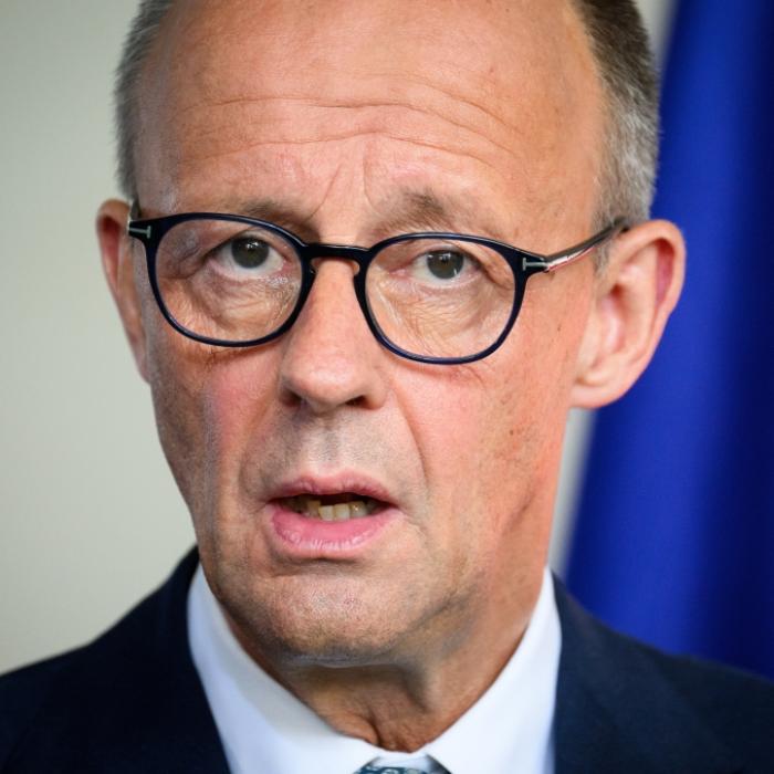 Umfrage-Klatsche für den Kanzler - seine Regierung macht es nicht besser