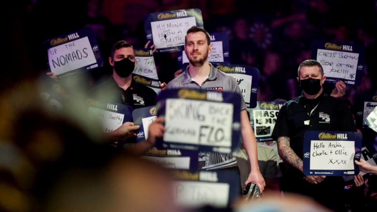 Florian Hempel steht bei der Super League Darts 2022 in der Finalrunde - f&uuml;r den deutsche Dartsprofi geht's um das letzte deutsche Teilnehmerticket f&uuml;r die Darts-WM 2023. (Foto)