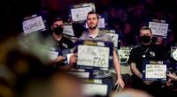 Florian Hempel steht bei der Super League Darts 2022 in der Finalrunde - für den deutsche Dartsprofi geht's um das letzte deutsche Teilnehmerticket für die Darts-WM 2023.