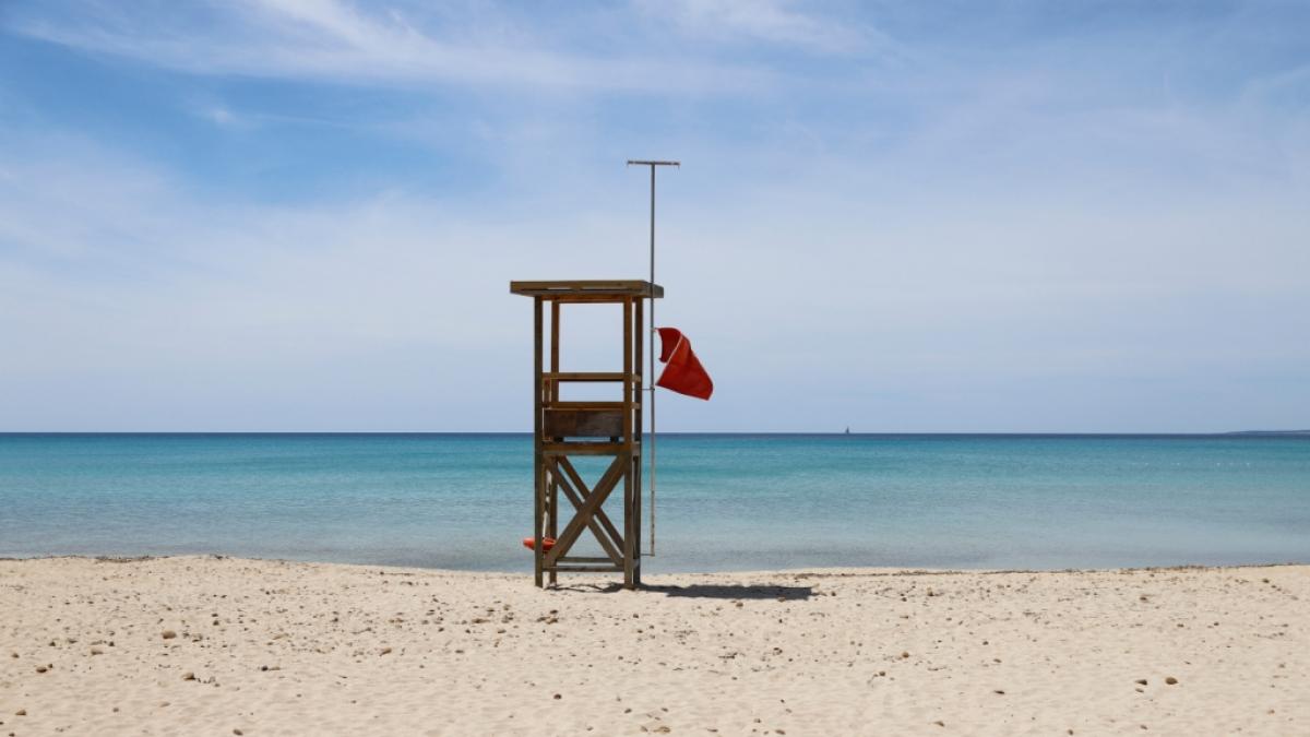 Rote Flagge an den Str&auml;nden von Gran Canaria: Hier herrscht Bade-Verbot. (Foto)