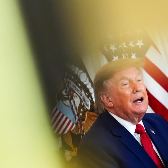 Reporter stellt den US-Präsidenten nach Interview-Prahlerei bloß