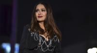 Salma Hayek genießt ihre Zeit im kühlen Nass.