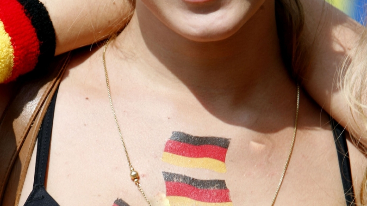 Gro&szlig;e Br&uuml;ste sollten nicht aus den Cups herausquellen. (Foto)