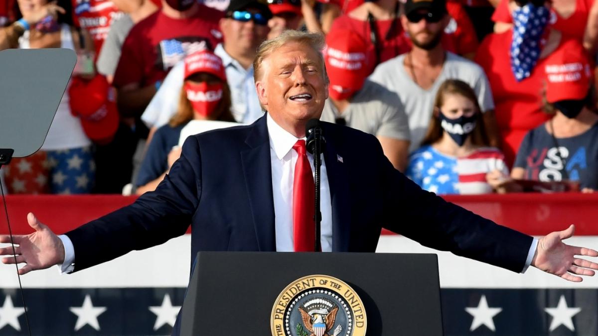 Noch im Wahlkampf zu seiner zweiten Amtszeit versprach Donald Trump die Lebenshaltungskosten in den USA zu senken. Heute werden dem US-Pr&auml;sidenten L&uuml;gen vorgeworfen. (Foto)