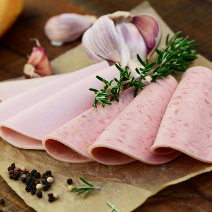 Keime und Knochenbestandteile! Diese Wurst-Produkte verlieren im Test