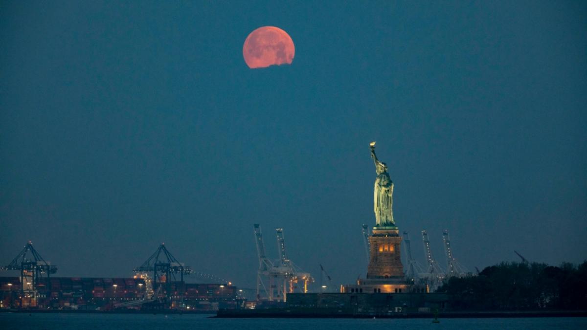 Ein selbsternannter Zeitreisender behauptet, New York werde in wenigen Jahren von einem verheerenden Bombenangriff dem Erdboden gleichgemacht. (Foto)