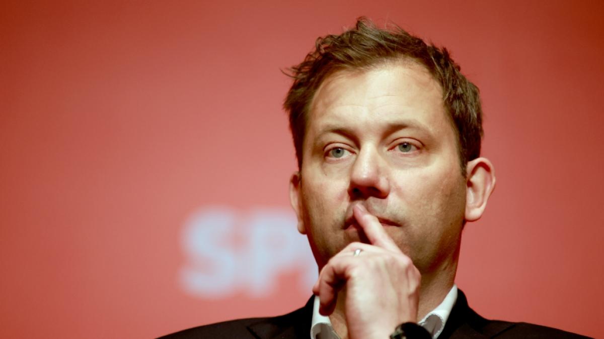 Bundesfinanzminister Lars Klingbeil (SPD) muss k&uuml;nftig mit weniger Steuereinnahmen rechnen. (Foto)