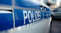 Die Polizei ermittelt zu einem mutmaßlichen Mord in Dithmarschen. Ein Mann soll seine Ex auf offener Straße erschossen haben. (Symbolfoto)
