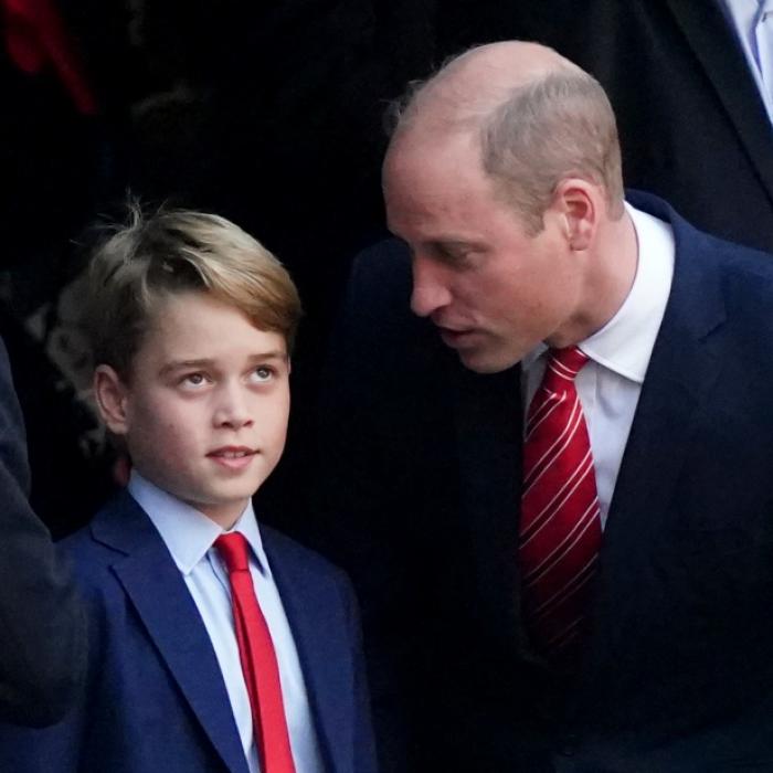 Royals-Fans außer sich! Mit diesem Auftritt stiehlt er Papa William glatt die Show