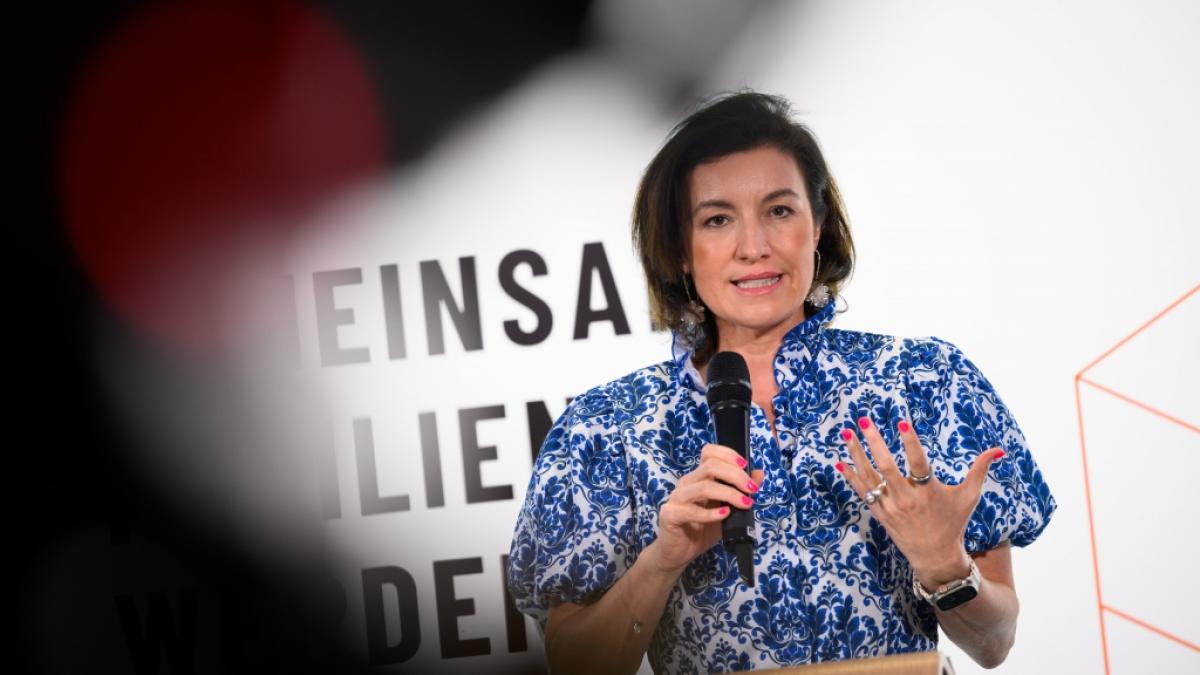 F&uuml;r ein neues Instagram-Video muss CSU-Forschungsministerin Dorothee B&auml;r viel Kritik einstecken. (Foto)