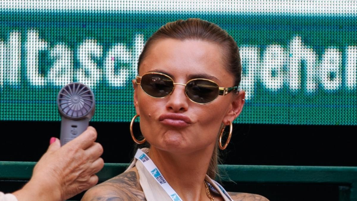 Auch neben dem Tennisplatz macht sie eine gute Figur: Sophia Thomalla (36). (Foto)