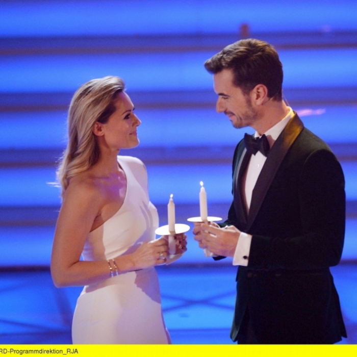 Helene und Flori knutschen sich fürs Fest der Liebe warm