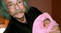 Natürlich die rühmliche Ausnahme: Jean Pütz wurde mit 74 Vater von Julie Josephine.