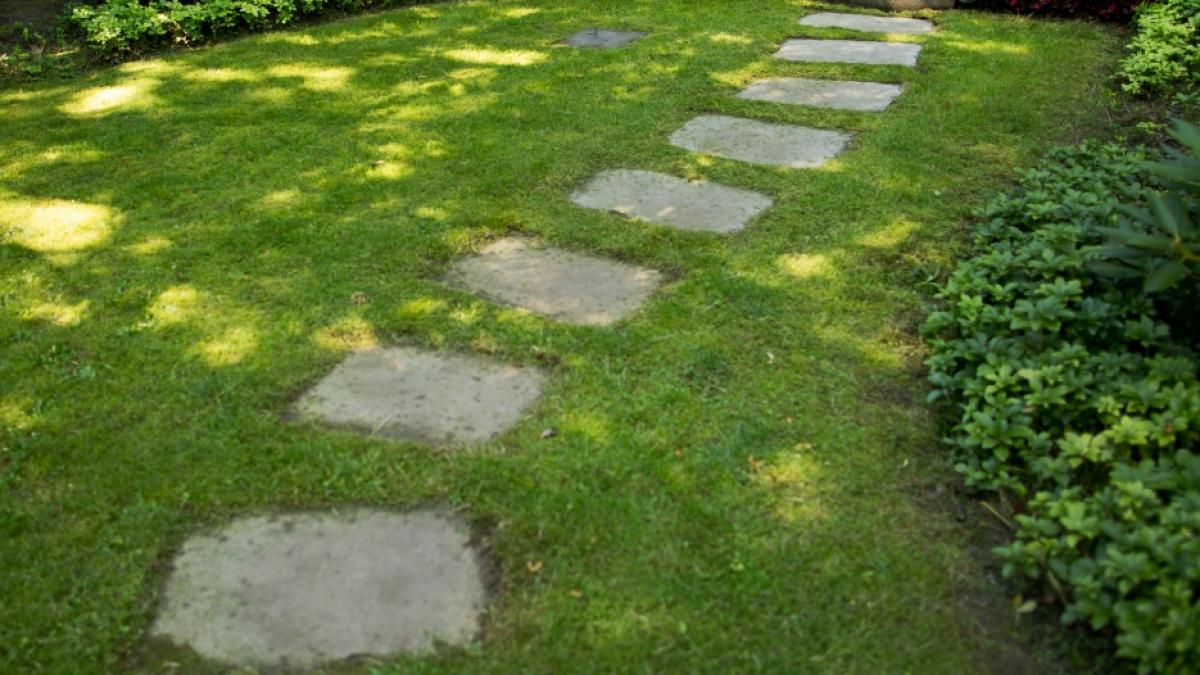&nbsp;F&uuml;r Gartenwege gibt es vielf&auml;ltige Gestaltungsm&ouml;glichkeiten (Symbolbild) (Foto)