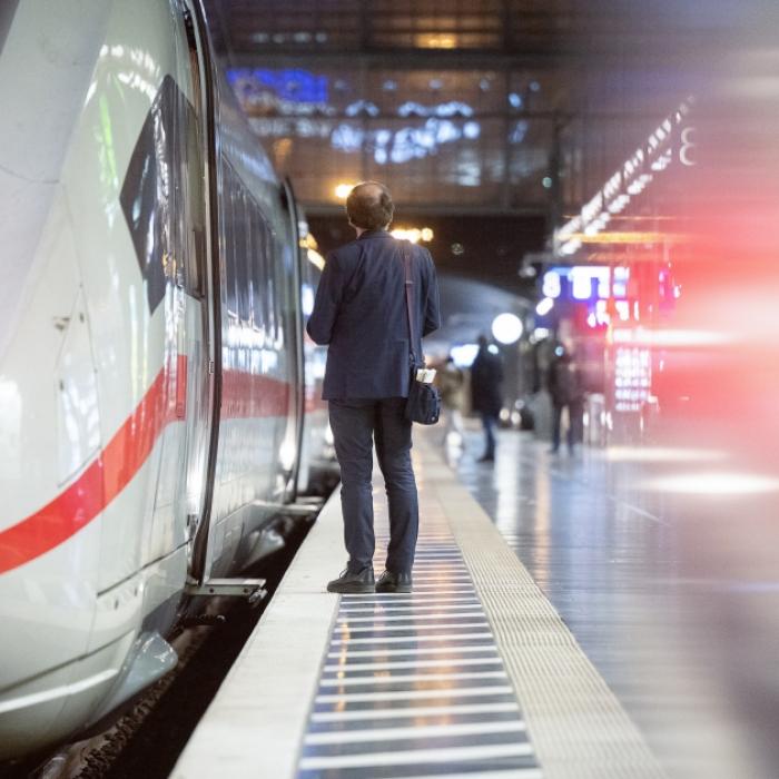 Nach verschobenen Bahn-Plänen! Gehalts-Plus für Manager sorgt für Entsetzen