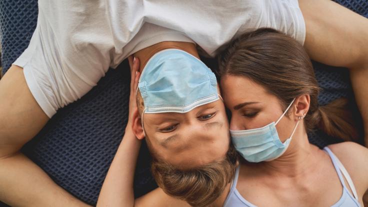 Gehört die Gesichtsmaske bald auch in unser Schlafzimmer? (Symbolbild)