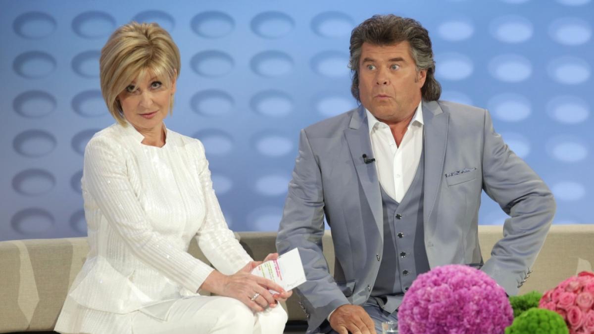 Carmen Nebel hat Andy Borg zu Gast in der ZDF-Show "Willkommen bei Carmen Nebel" (2015). (Foto)