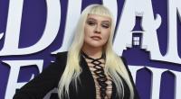 Christina Aguilera präsentiert sich nach 25 Jahren im Musikgeschäft immer noch in freizügigen Outfits.