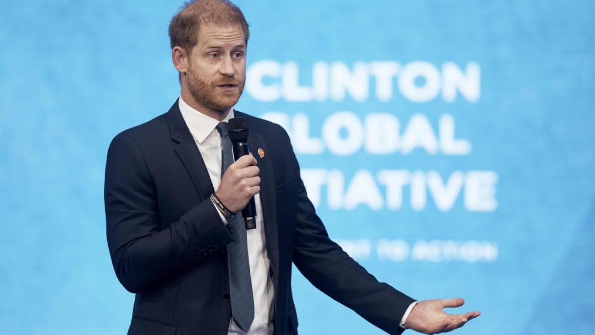 Prinz Harrys Redebeitrag beim "Clinton Global Initiative"-Treffen in New York wurde von einer K&ouml;rperspracheexpertin genau unter die Lupe genommen. (Foto)