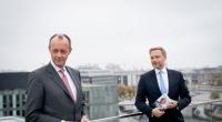 Friedrich Merz und Christian Lindner schockten im März mit Tankrabatt und Wahlpleite.
