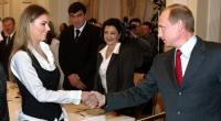 Der früheren Sportgymnastin Alina Kabajewa wird seit Jahren eine Beziehung mit Wladimir Putin nachgesagt - sie soll sogar mehrere Kinder mit dem russischen Präsidenten habem.