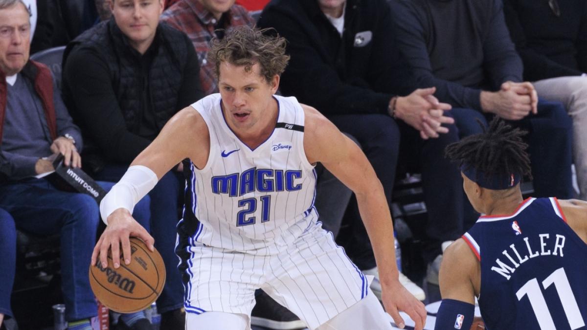 Der deutsche Moritz Wagner (21) von den Orlando Magic drippelt den Ball in der NBA, am 20.11.2024. (Symbolbild) (Foto)