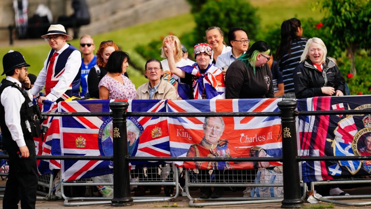 Londons Straßen wurden am Tag von "Trooping the Colour" 2023 von etlichen Schaulustigen gesäumt. (Foto)