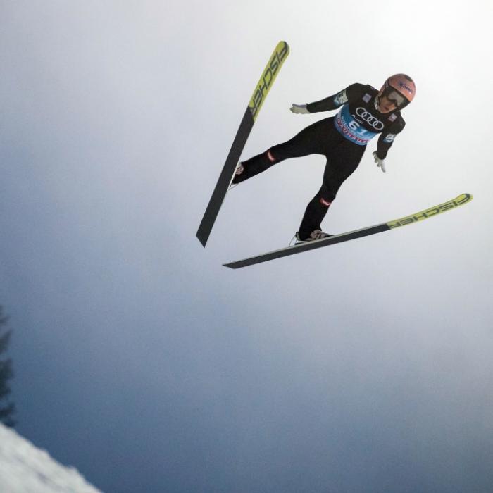Kobayashi gewinnt 4. Springen bei Vierschanzentournee