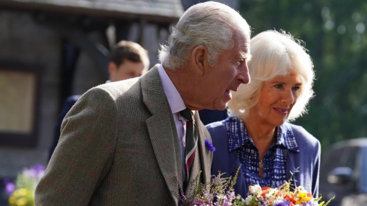 Gegen Prinz William und Prinzessin Kate stinkt K&ouml;nig Charles III. (Foto) regelrecht ab. (Foto)