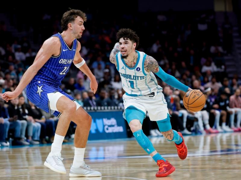 Charlotte Hornets gegen Atlanta Hawks im Livestream: NBA 2026 mit Dennis Schröder