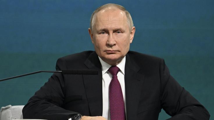 Wladimir Putin könnte Experten zufolge bald über eine Million Männer in die Armee einberufen.