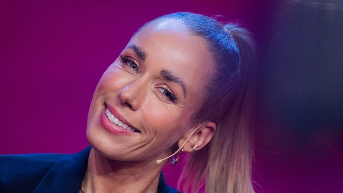 Annemarie Carpendale heizte ihren Fans mit einigen knackigen Schnappsch&uuml;ssen m&auml;chtig ein. (Foto)