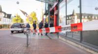 In Schleswig wurden zwei tote Personen in einer Sparkassenfiliale entdeckt.