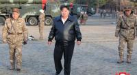 Kim Jong Un (rechts) will seinen Gegnern den 