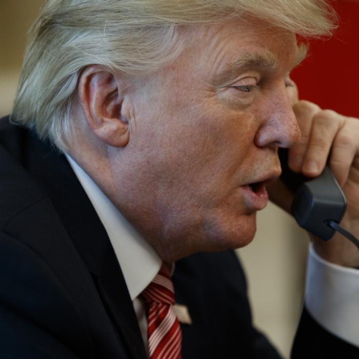 US-Präsident überrumpelt Berater mit Geheim-Telefonat