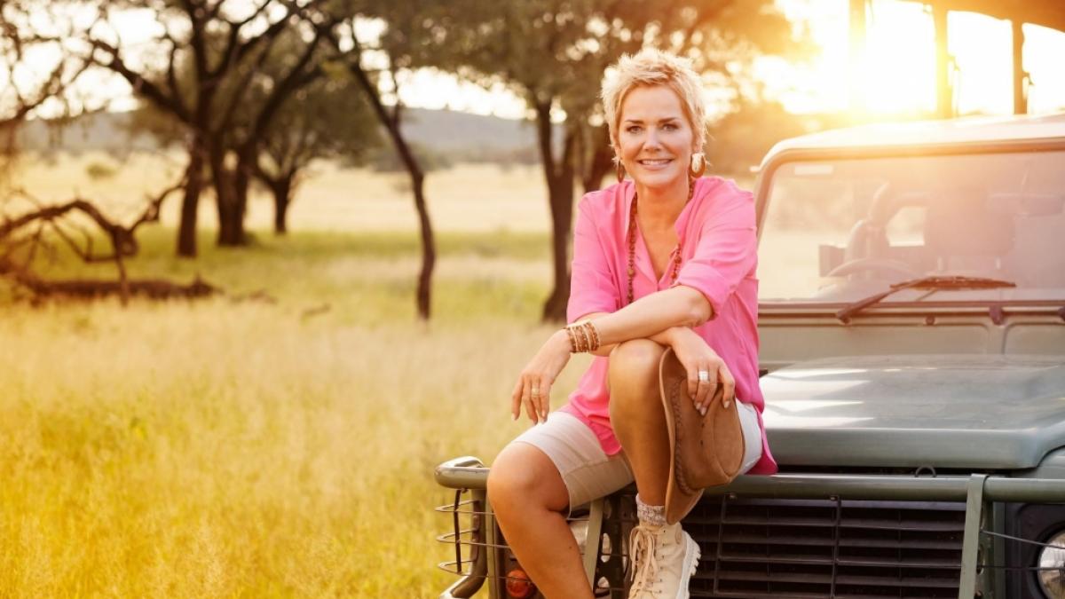 Moderatorin Inka Bause pr&auml;sentiert auch die internationale Special-Staffel von "Bauer sucht Frau". (Foto)