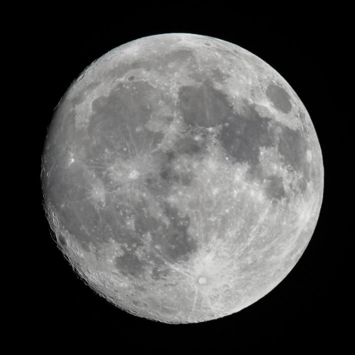 Achtung! Riesiger Supermond prophezeit einen Sturm