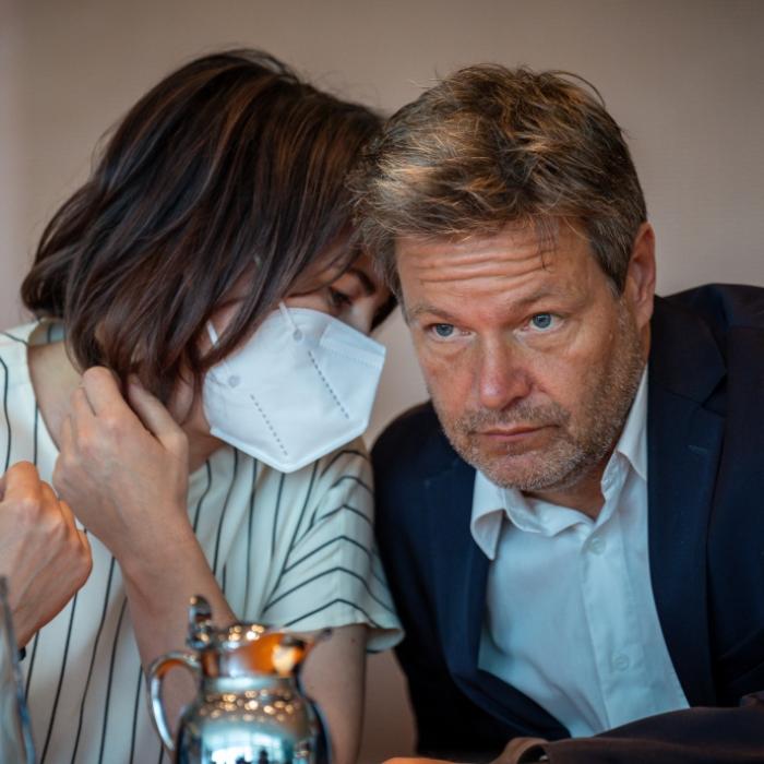 Gehen Baerbock, Habeck und Co. wirklich mit gutem Beispiel voran?