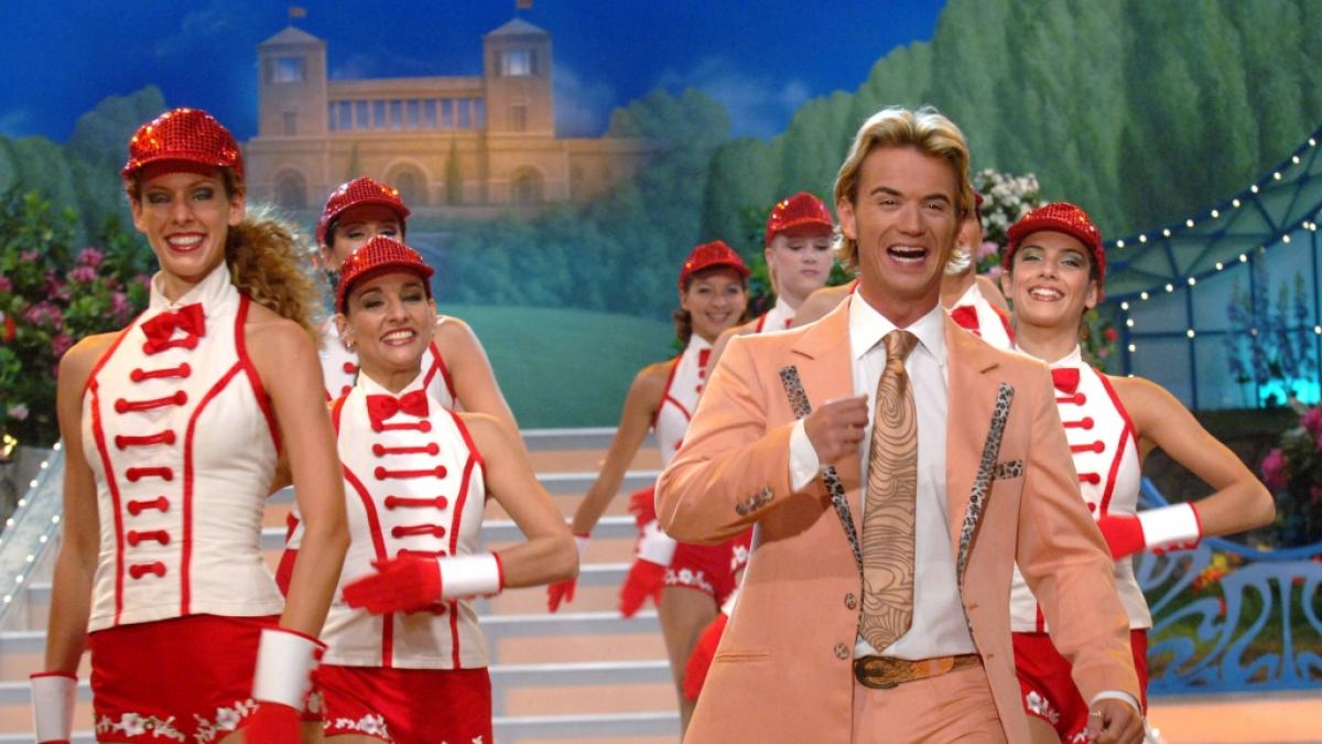Schrille Outfits wurden zum Markenzeichen in seinen Schlagershows. (Foto)