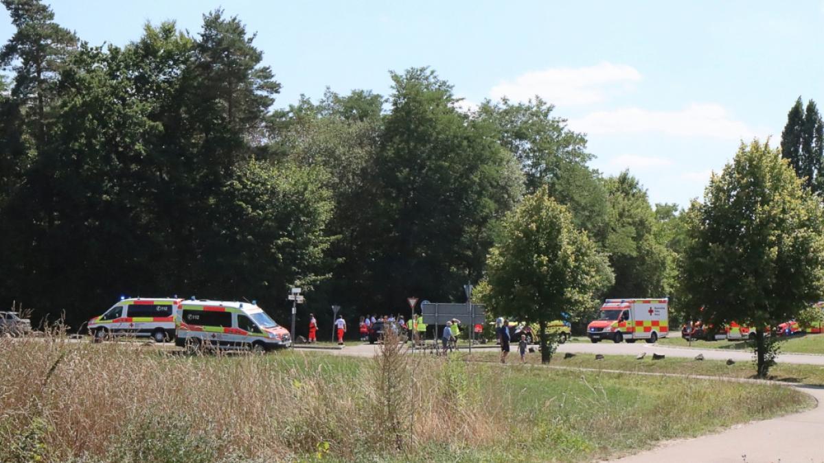 Bei einem Unfall auf einer Achterbahn in dem Freizeitpark im schw&auml;bischen G&uuml;nzburg sind mindestens neun Menschen verletzt worden. (Foto)
