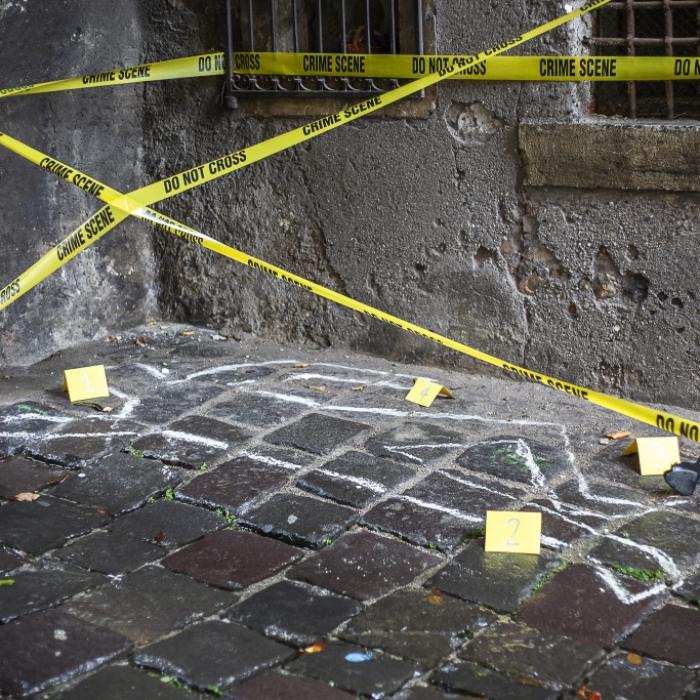 Suizid oder Verbrechen? Edelprostituierte stürzt aus 8. Stock in den Tod