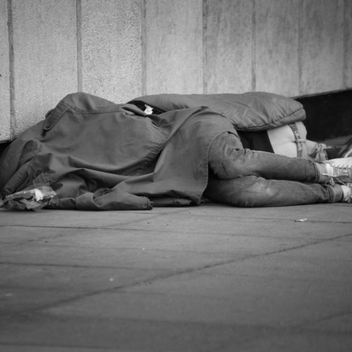 Betrunkener 24-Jähriger vergewaltigt obdachlose Frau