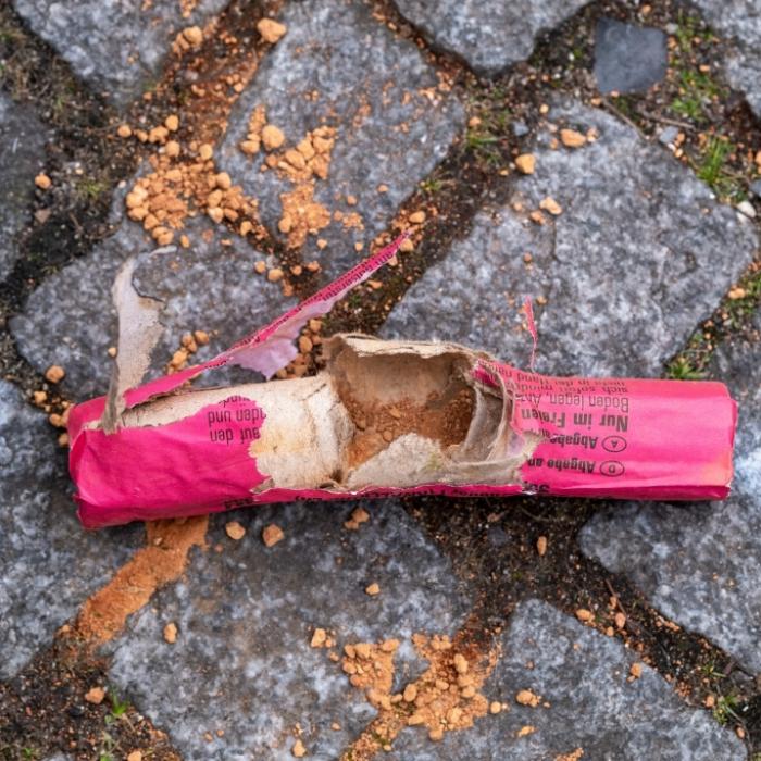 Jungs stehlen Feuerwerk - 13-Jähriger bei Explosion schwer verletzt