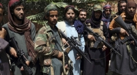 Taliban-Kämpfer sollen eine schwangere Polizistin hingerichtet haben.