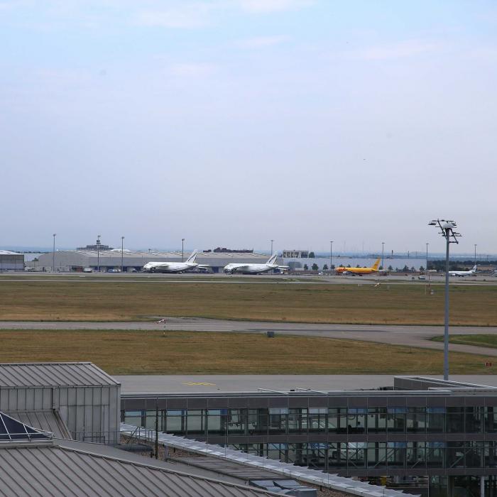 Sprengstoff-Drohne bei ukrainischem Flieger sichergestellt - Flugverkehr lahmgelegt