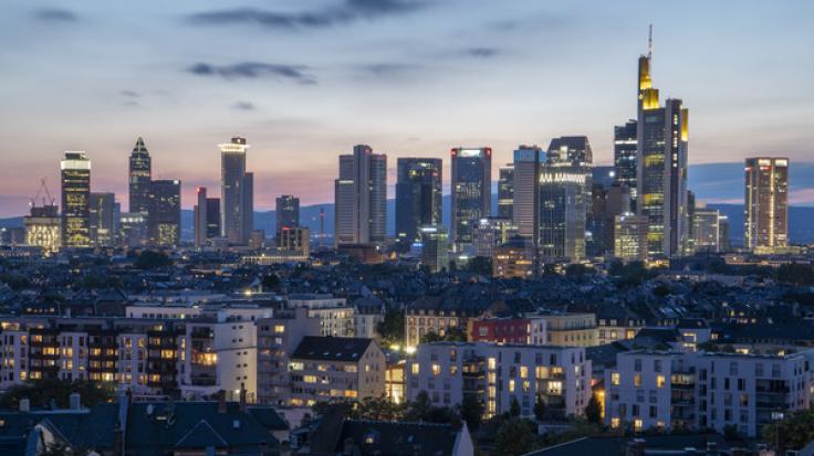 In Frankfurt-Sachsenhausen wurde ein Mann in seiner Tiefgarage niedergeschossen.
