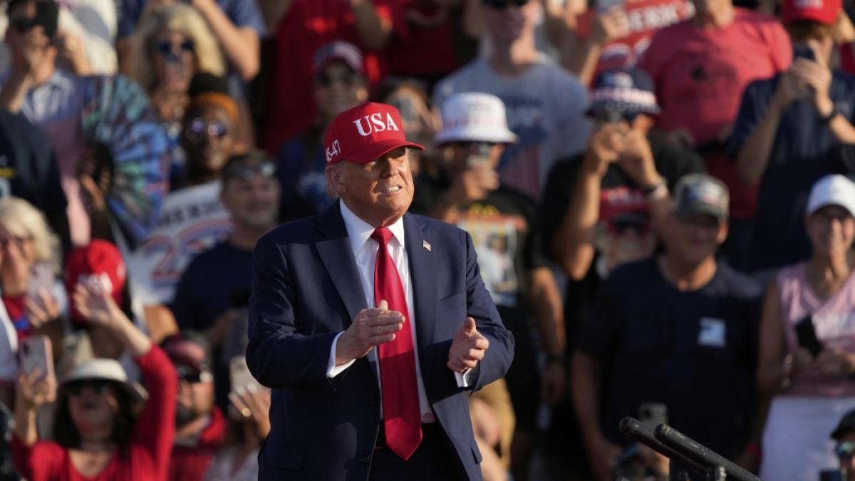Er wird gefeiert -&nbsp;US-Pr&auml;sident Donald Trump kommt zu einer Kundgebung auf den "Iowa State Fairgrounds". (Foto)