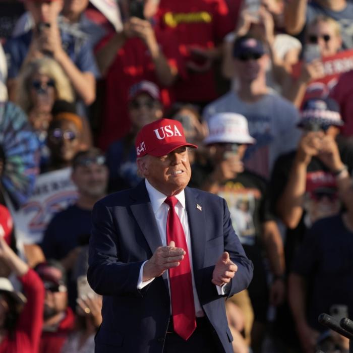 Videos zeigen feiernde Massen - Inszenierung wird zum Trump-Spektakel